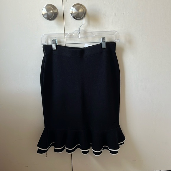 NWT Vila Milano ruffle sweater knit skirt size S - Picture 1 of 4